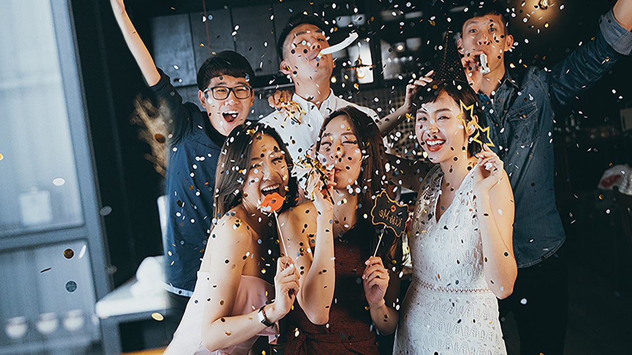Friends are enjoying their party time; image used for HSBC Red Credit Cards.